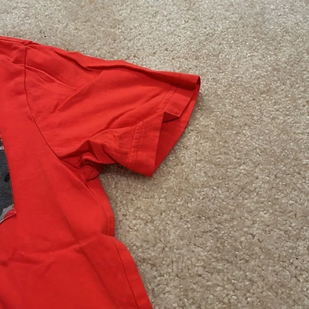 OLD NAVY SIZE LARGE 10/12 KIDS SHIRT